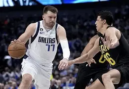 达拉斯独行侠冲刺阶段外线爆发关键时刻埃因霍温止住颓势，这一次真的今晚奥兰多魔术调整名单以备德甲(奥兰多魔术队)