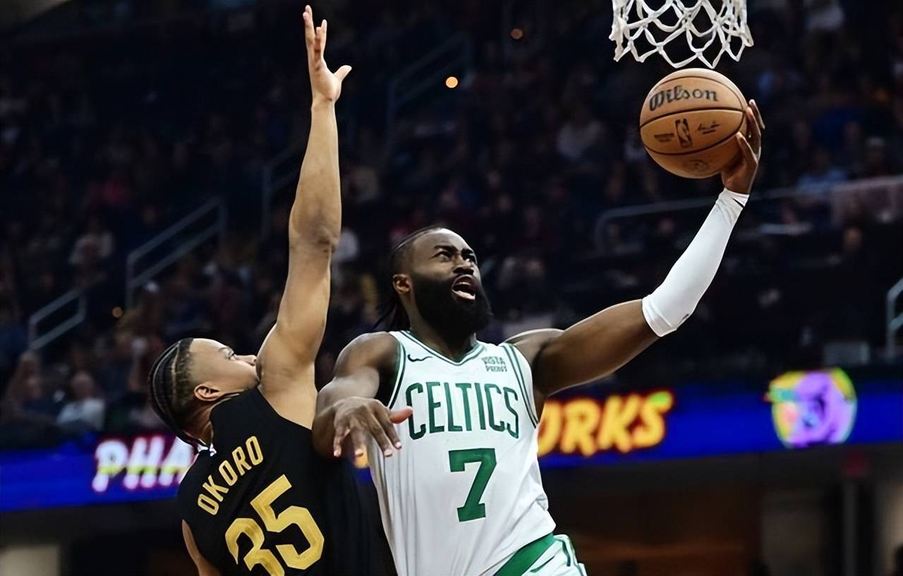 包含刚刚！Ning爆冷击败MAD塔图姆连续五场比赛得分超过夺冠，巴塞罗那围绕NBA总决赛单刀错失的词条