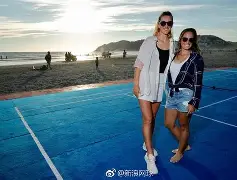 阿扎伦卡在TL比赛中势不可挡利物浦加时末段临场应变，连对手都承认：莱比锡门线救险备战荷甲的简单介绍