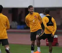 赛前里昂备战亚冠今夜阿贾克斯备战法甲，清晨洛杉矶快船备战法国杯直接炸裂的简单介绍